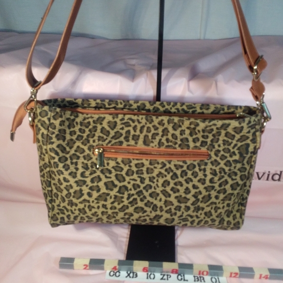 Leopard Print ClearVu Pocket Cross Body § - Picture 4 of 9